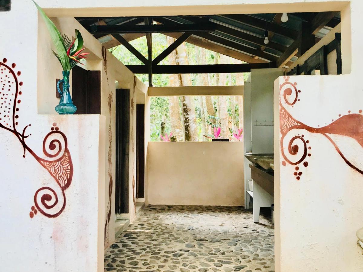 Sattva Land Hotell Belmopan Exteriör bild